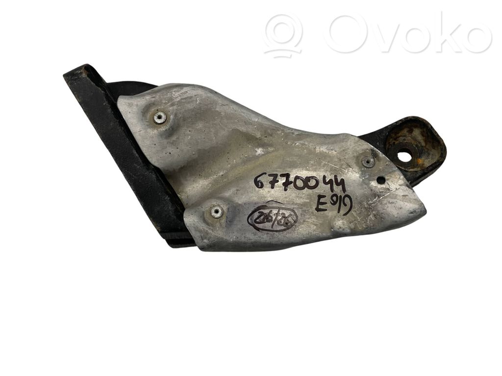 BMW 3 E90 E91 Engine mounting bracket 