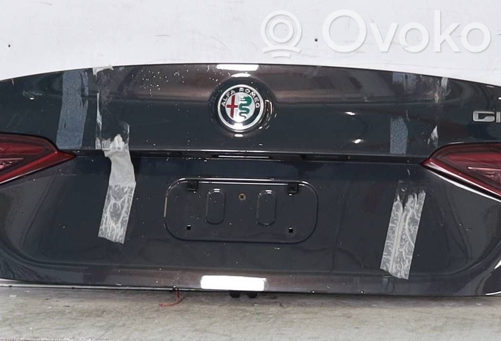 Alfa Romeo Giulia Puerta del maletero/compartimento de carga 