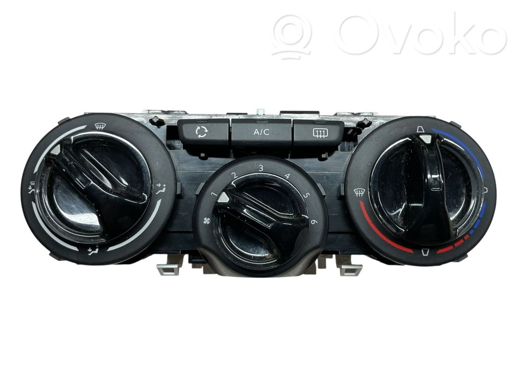 Peugeot 2008 I Climate control unit 