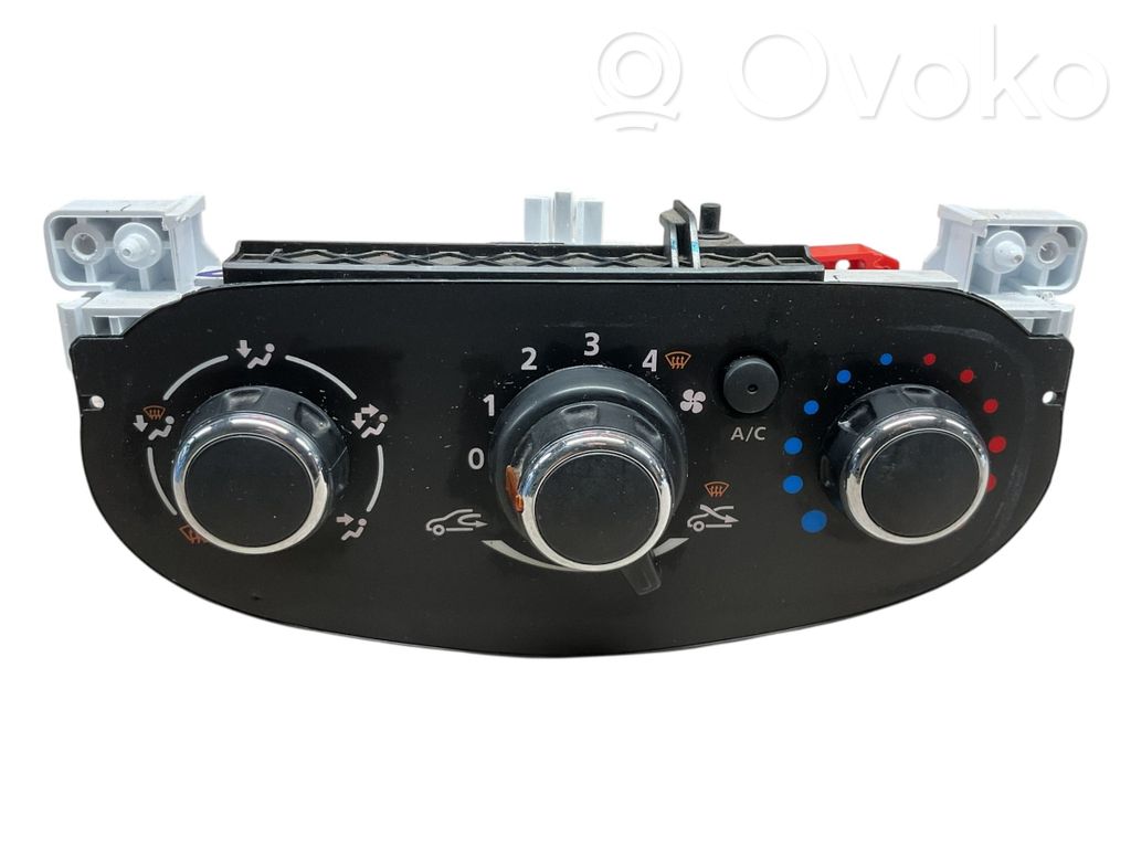 Dacia Duster Climate control unit 