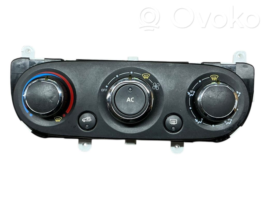 Renault Clio IV Climate control unit 
