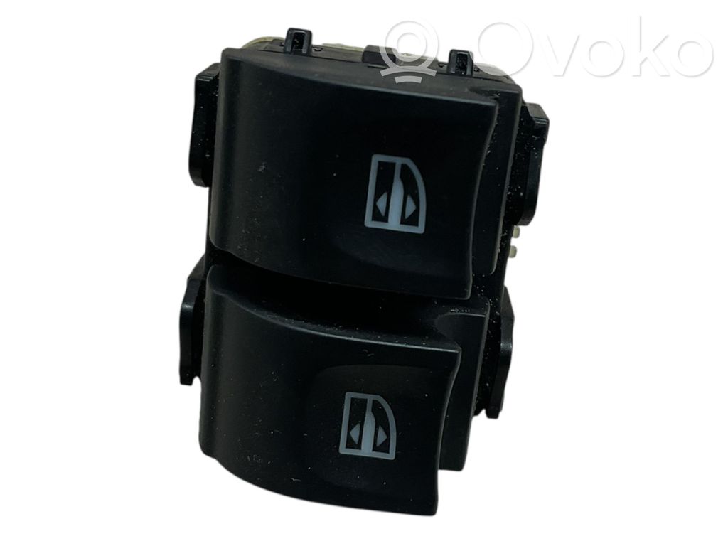Renault Clio IV Electric window control switch 