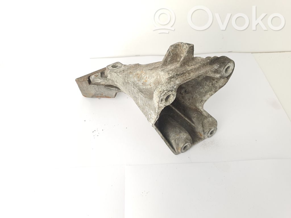 Engine mounting bracket   6781916,22116781916