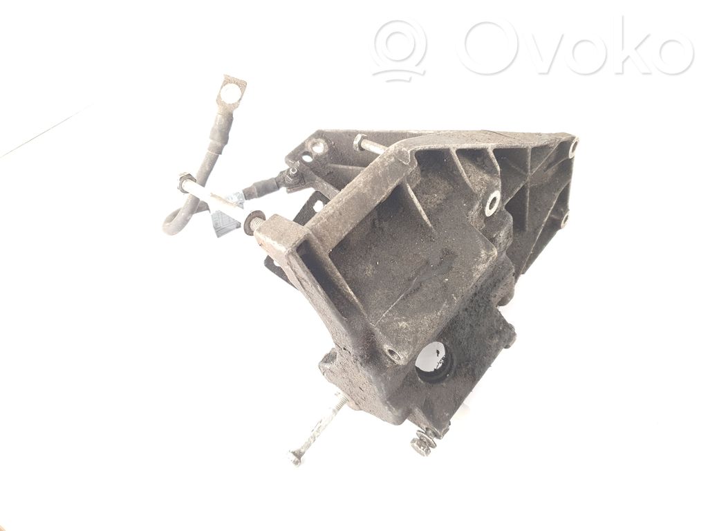 BMW 7 E38 Engine mounting bracket 
