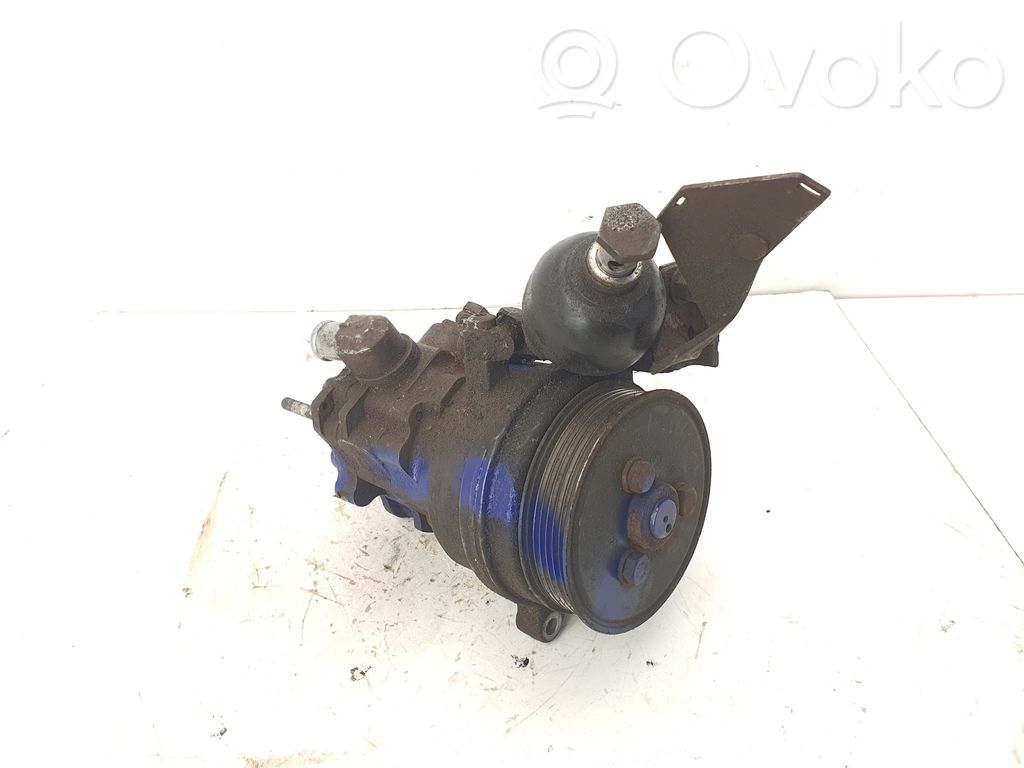 BMW 7 E65 E66 Vairo stiprintuvo siurblys 