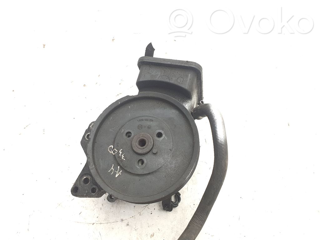 BMW 5 E39 Power steering pump 
