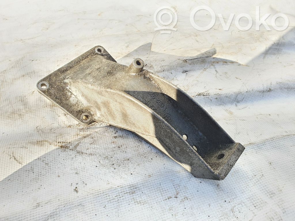 BMW 5 E39 Engine mounting bracket 