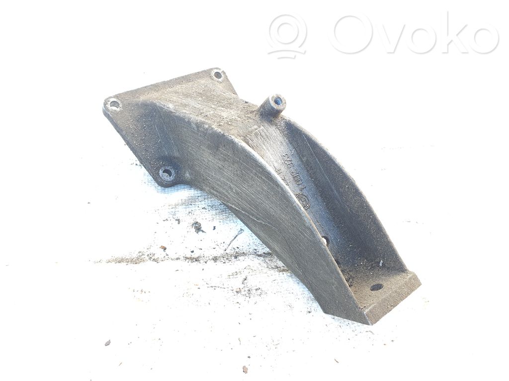BMW 5 E39 Engine mounting bracket 