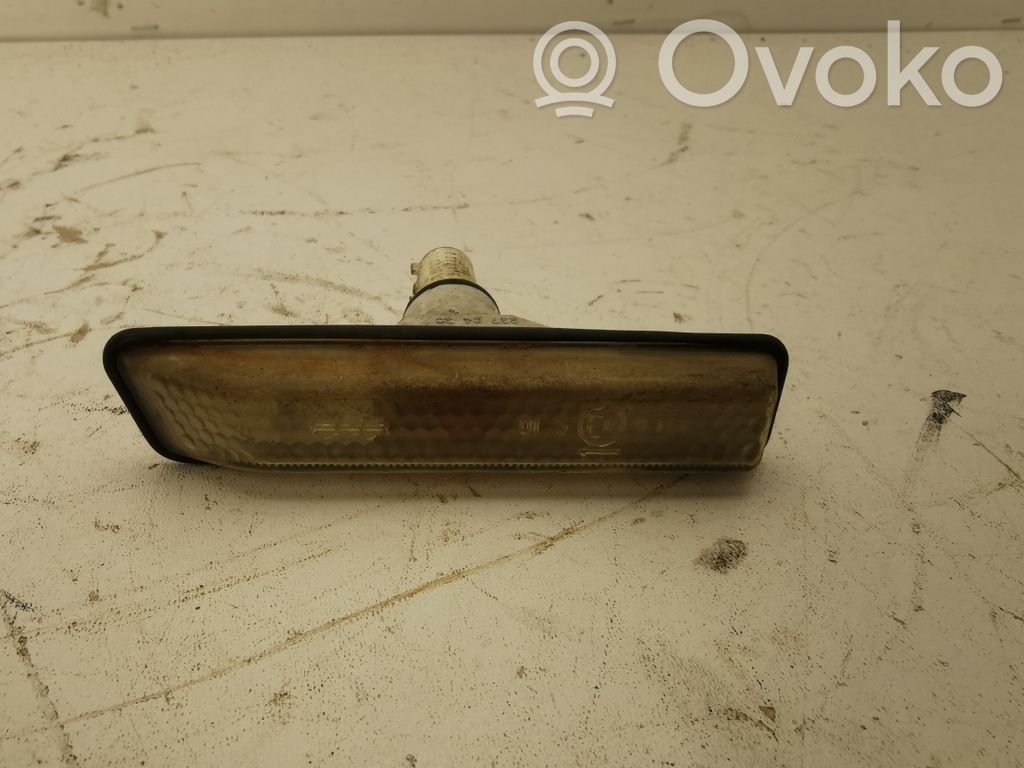 BMW X5 E53 Front fender indicator light 