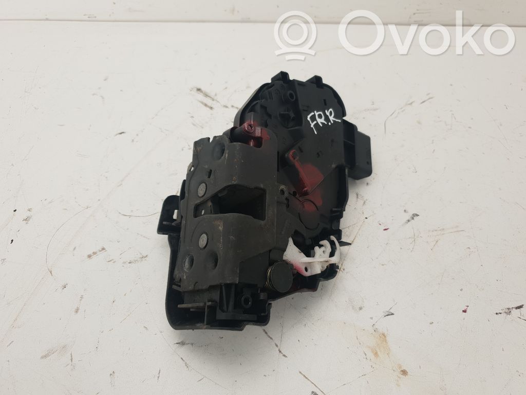 Volvo XC70 Priekinė durų spyna 