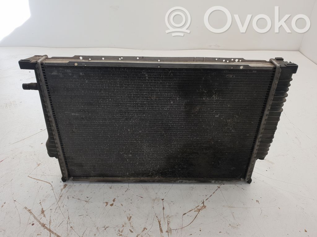 BMW 5 E34 Aušinimo skysčio radiatorius 