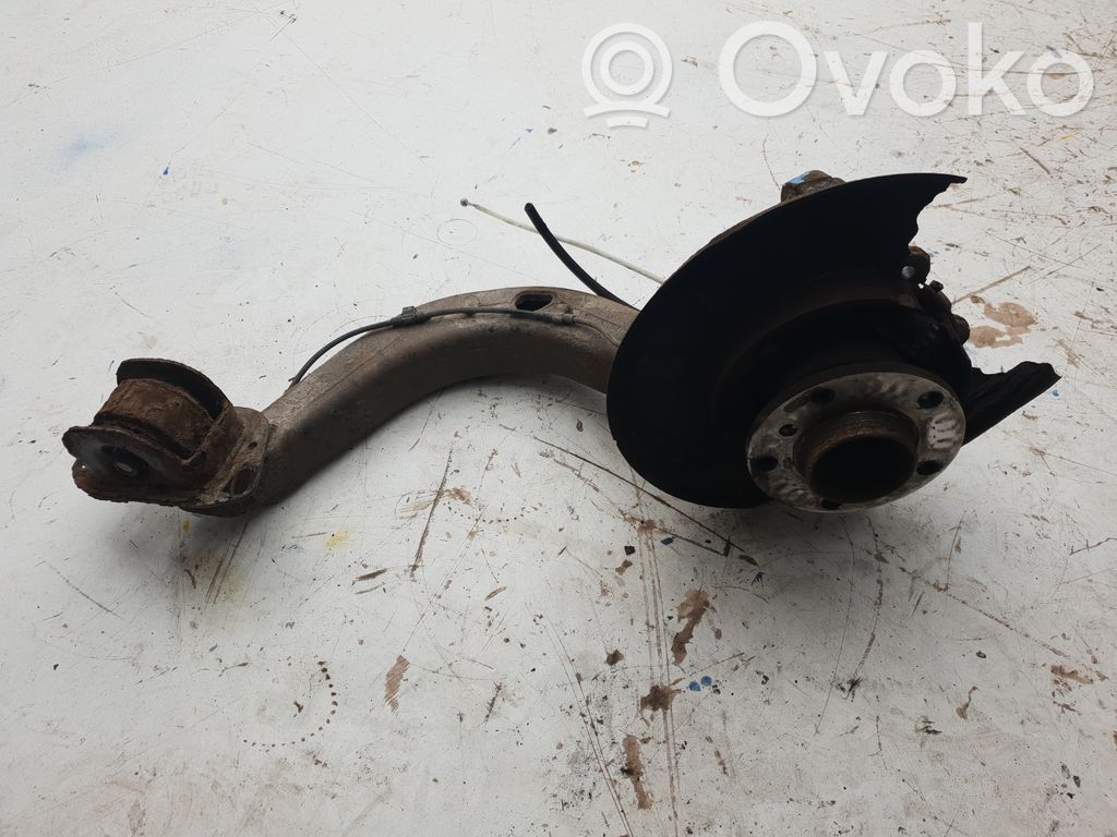 BMW X3 E83 Aizmugurē riteņa rumbas vārpstas šarnīrs (stupica, capfa) 