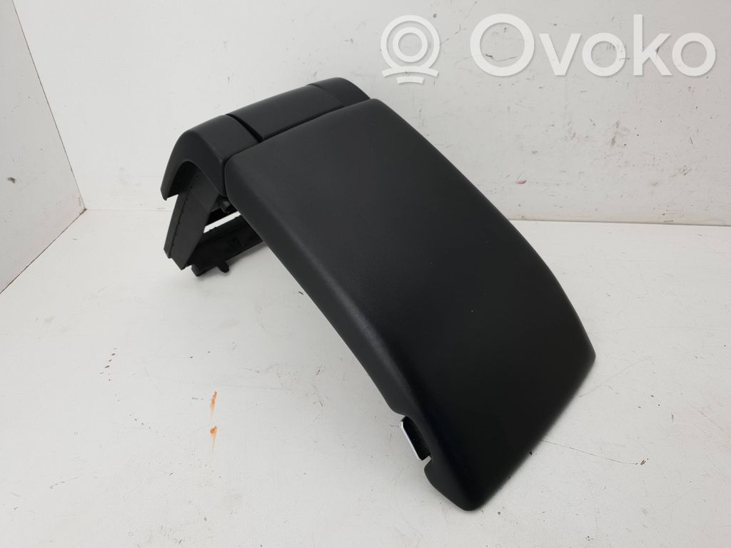 Volvo XC70 Armrest lock 