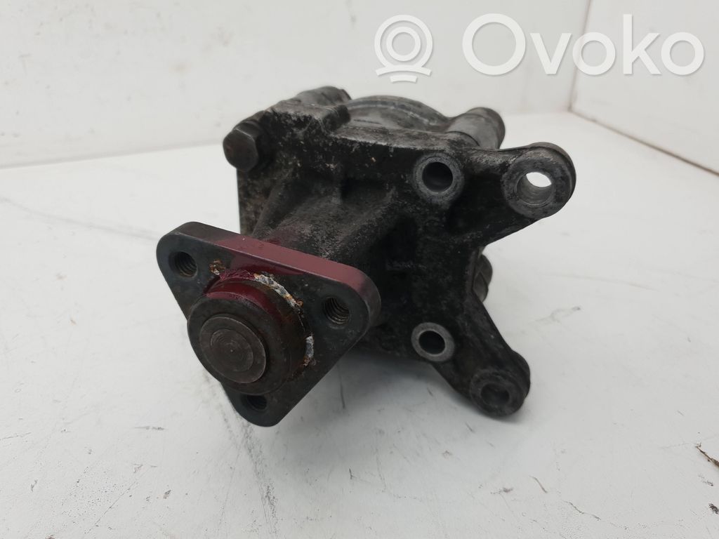 BMW 3 E36 Power steering pump 