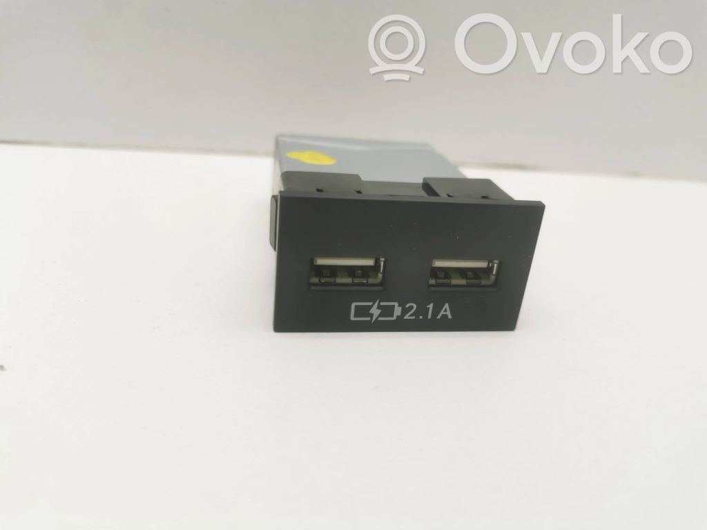 Lexus RX 450H USB socket connector 