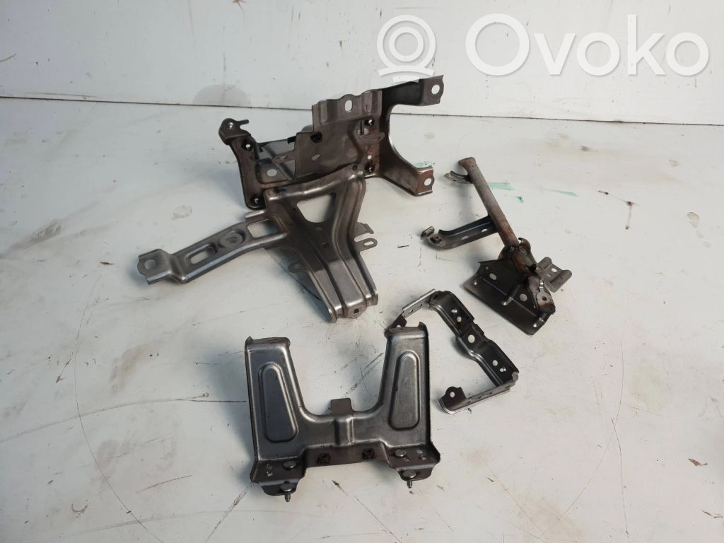 Bracket in trunk/boot