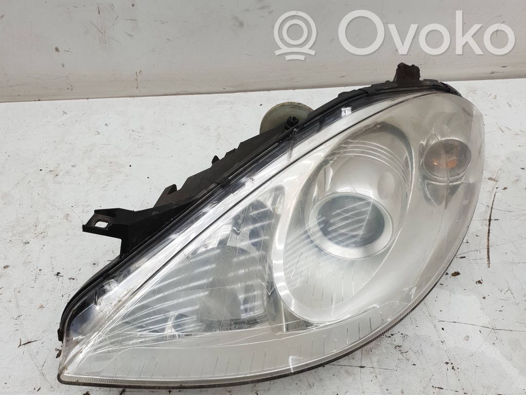 Mercedes-Benz A W169 Lampa przednia 
