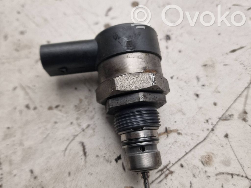 Audi Q7 4L Regolatore di pressione del carburante 