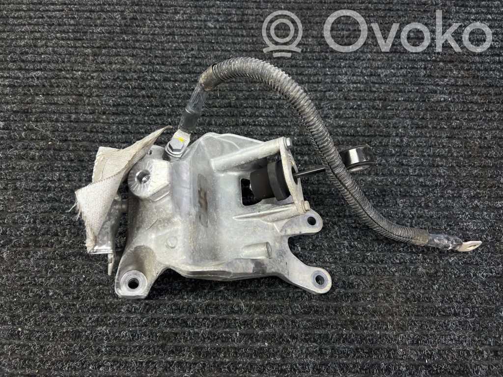 Audi Q5 SQ5 FY Engine mounting bracket 