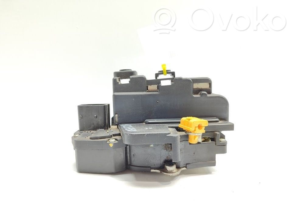 Chevrolet Captiva Etuoven lukko 