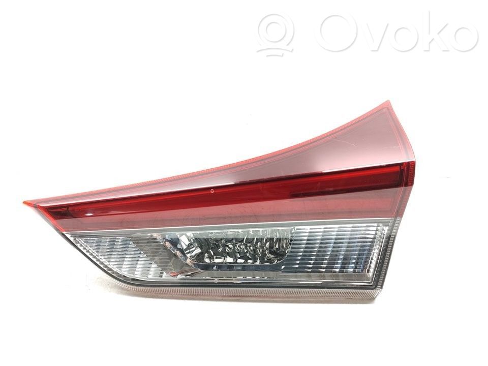 Toyota Auris E180 Luces portón trasero/de freno 