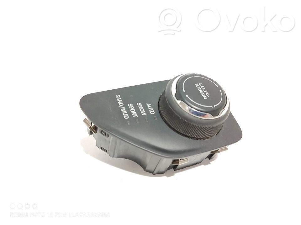 Multifunctional control switch/knob   P68141876AE