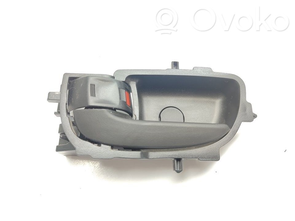 Manecilla interna puerta trasera   692060D450