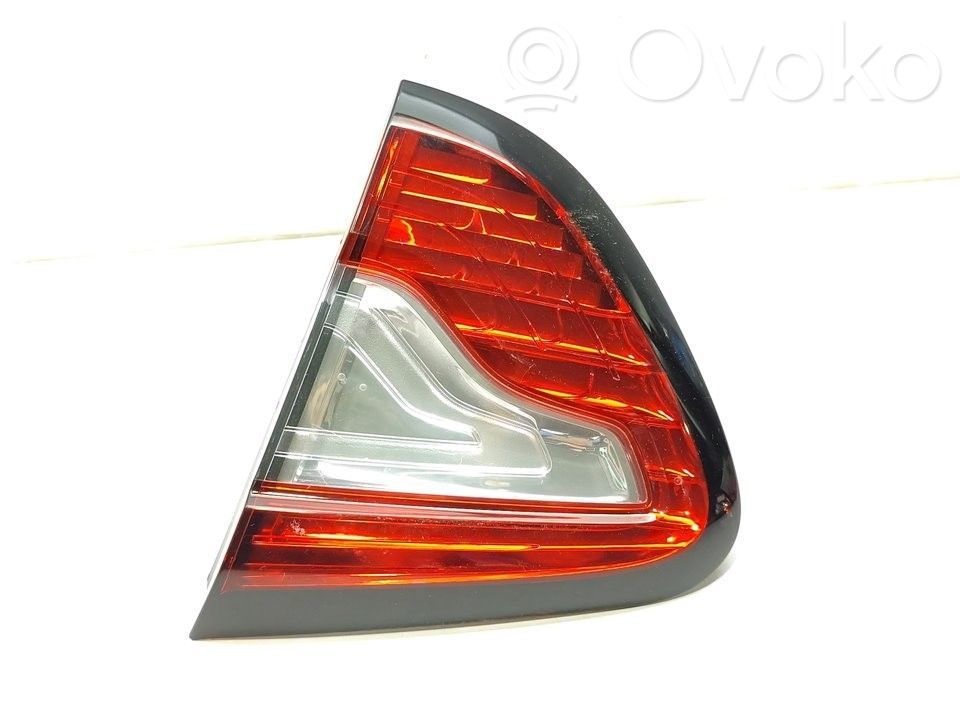 Renault Captur Tailgate rear/tail lights 