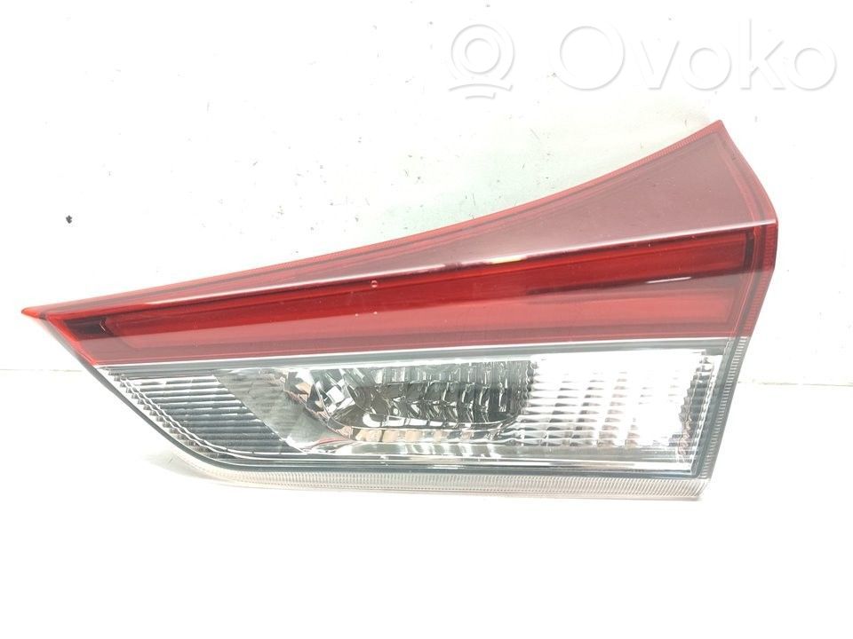 Toyota Auris E180 Luces portón trasero/de freno 