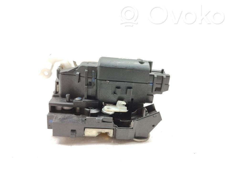 Cerradura de puerta trasera   825020953R