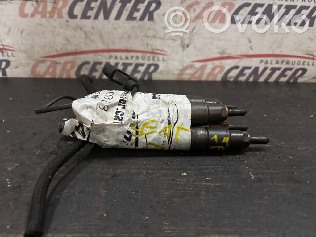 Volkswagen Golf V Inyector de combustible 