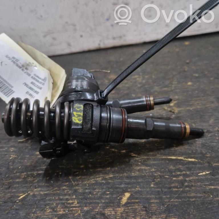 Inyector de combustible   036130073AJ