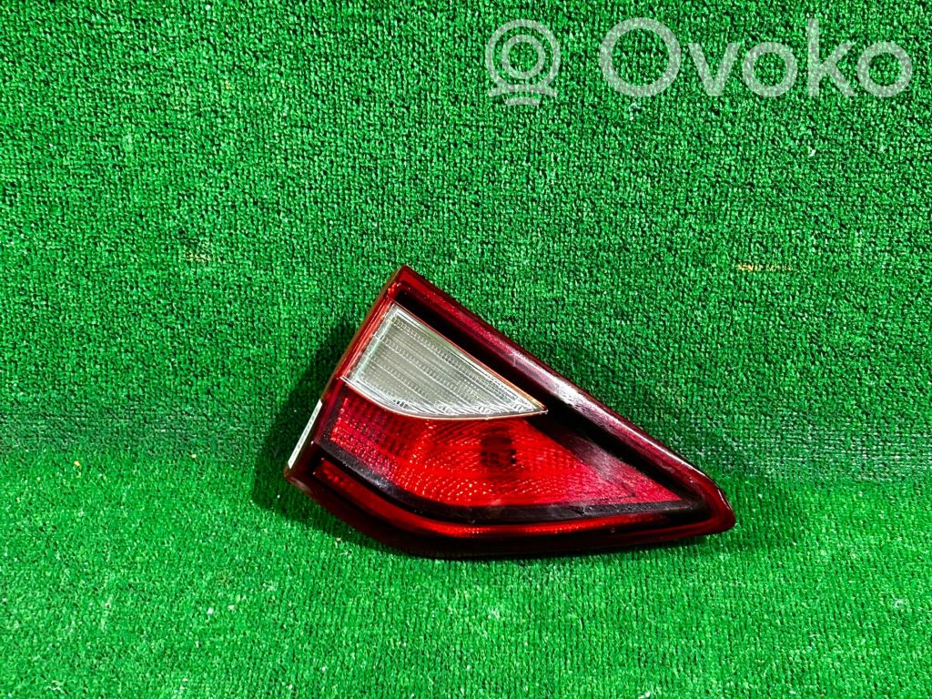 Tailgate rear/tail lights