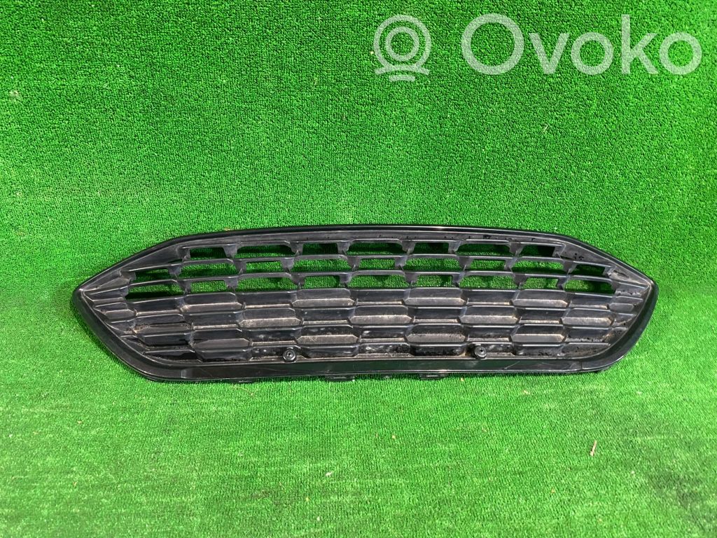 Ford Focus Front bumper upper radiator grill 