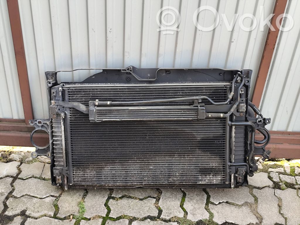 Панель радиаторов   4D0805571T