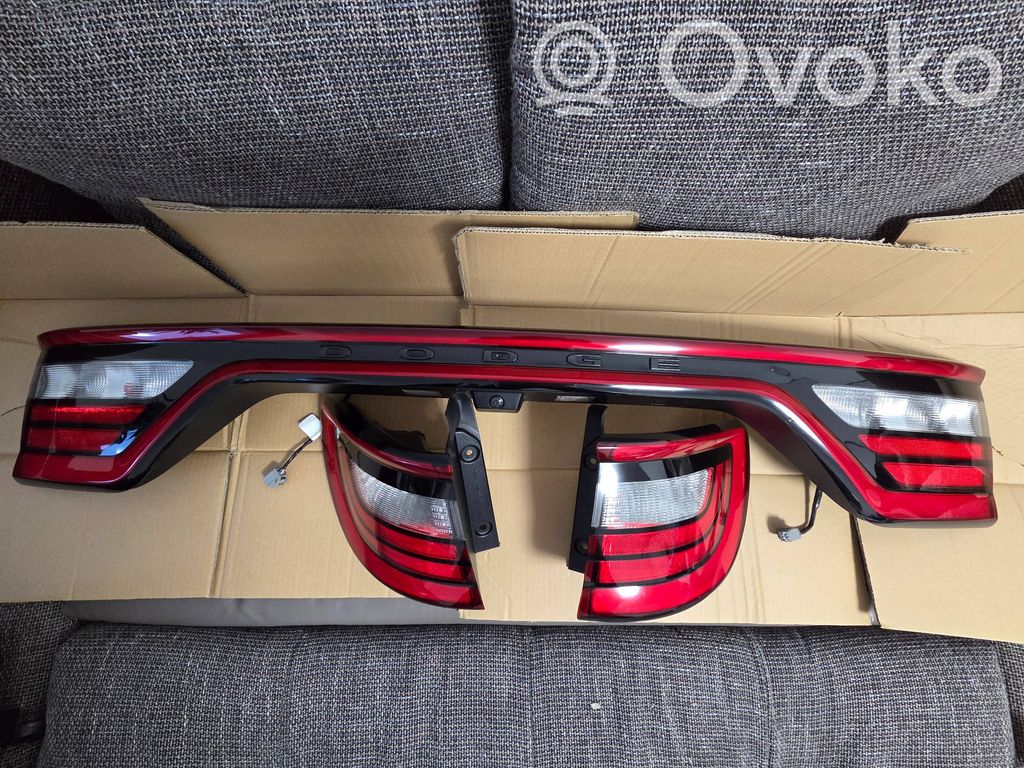 Rear/tail lights set   68