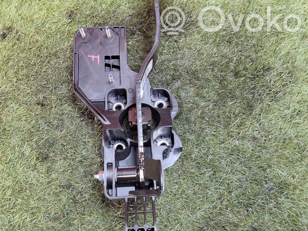 Brake pedal   P1002510,8PATC3077296