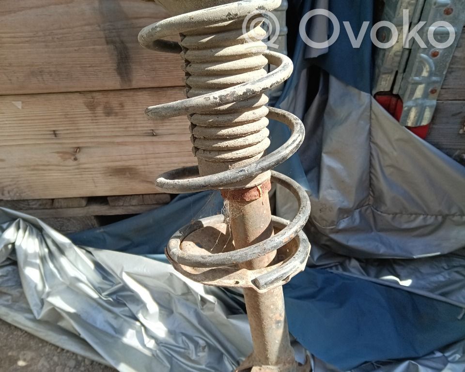 Toyota Yaris Verso Amortyzator osi przedniej ze sprężyną 
