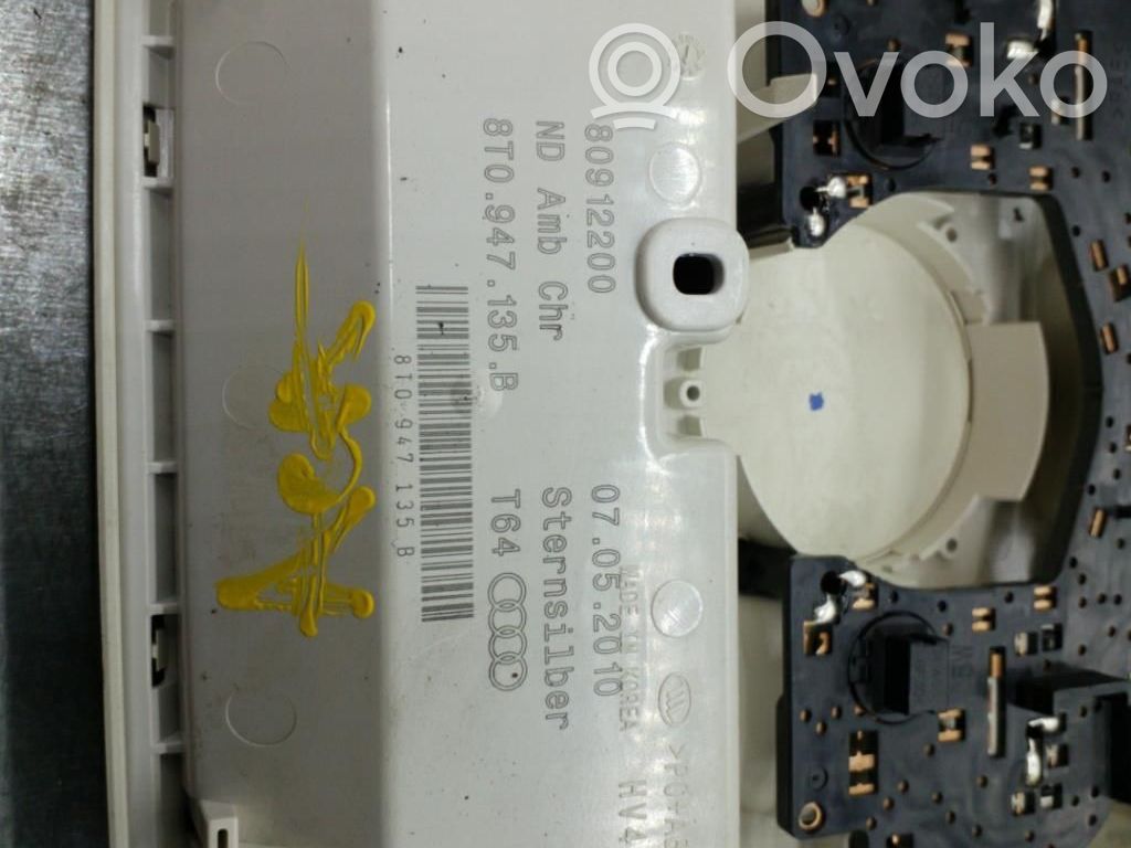 Audi A4 S4 B8 8K Etuistuimen valo 