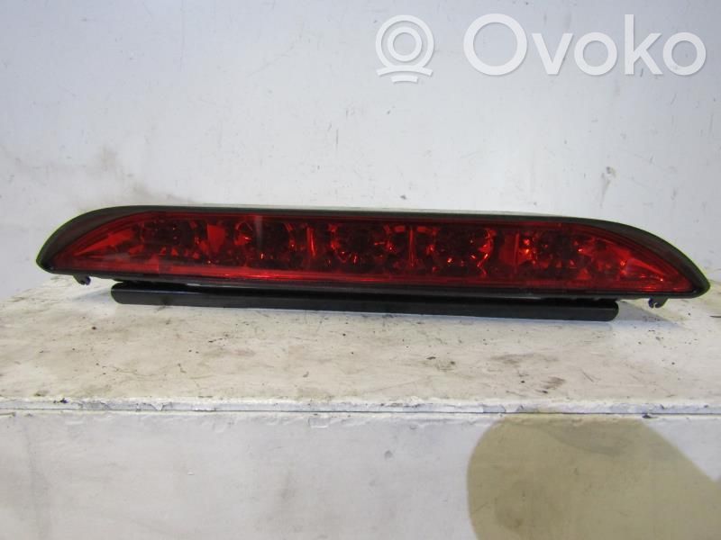 Chevrolet Aveo Third/center stoplight 