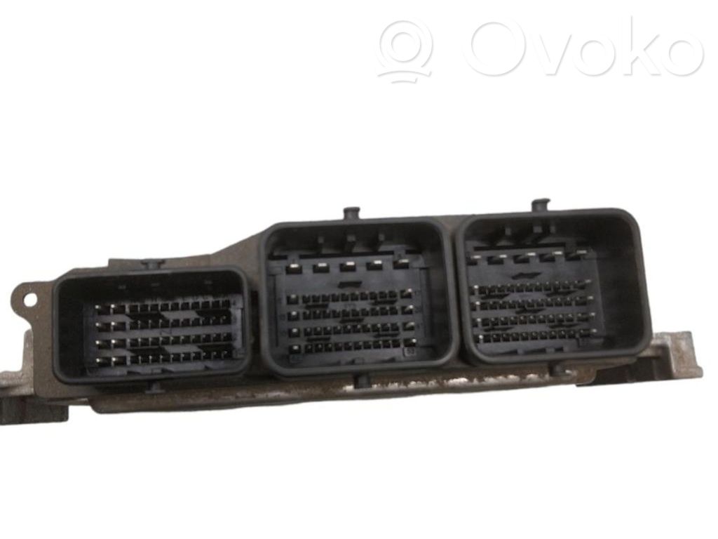 Engine ECU kit and lock set   PASDEREFERENCE