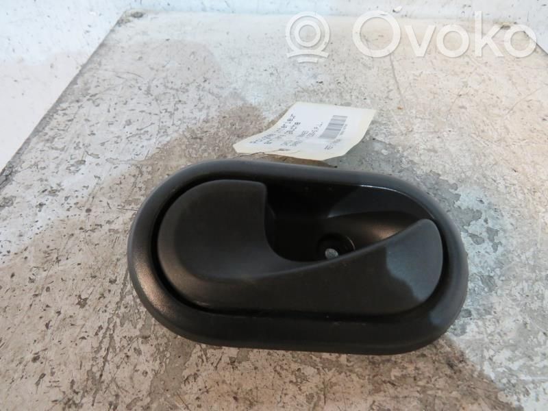 Manecilla interna puerta trasera   8200733848