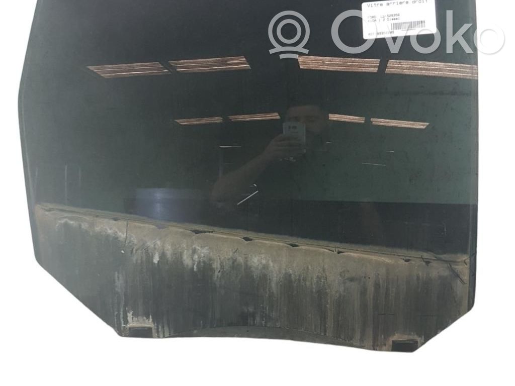 Ford Kuga I Luna de la puerta trasera 