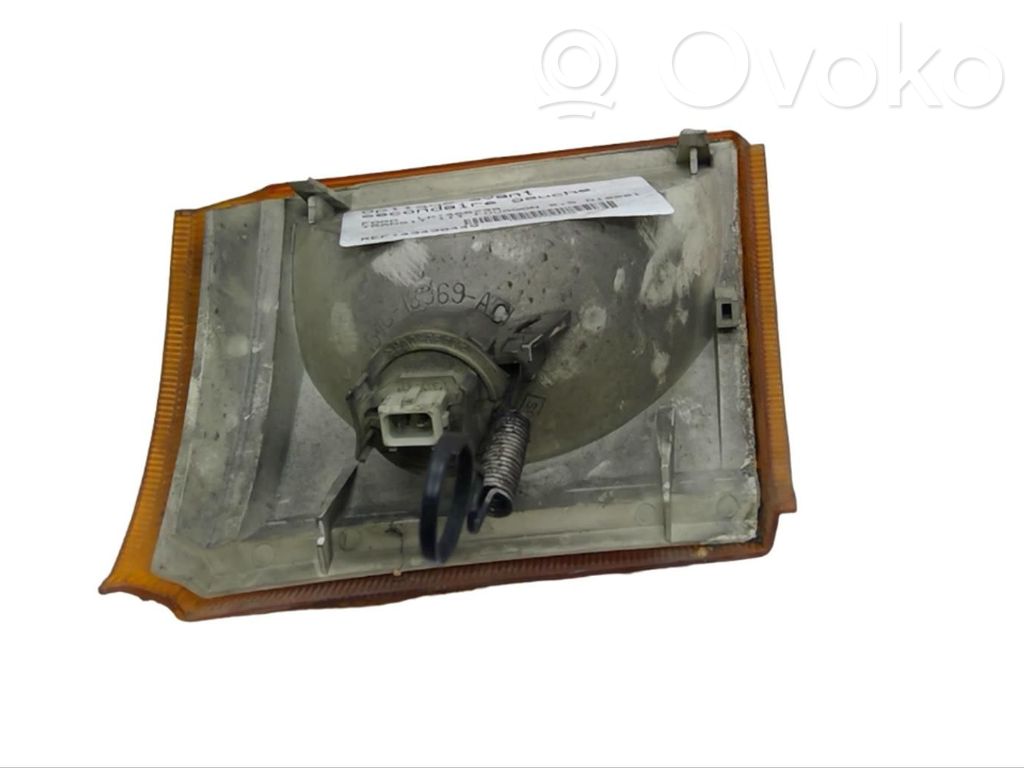 Front fender indicator light   1063534