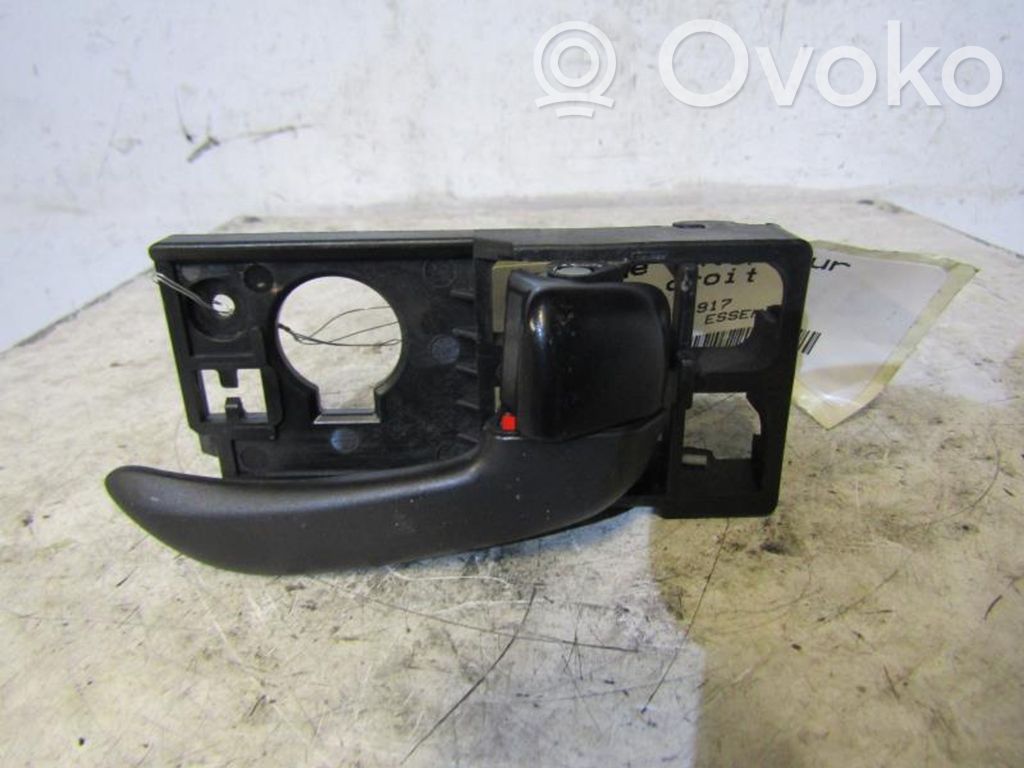 Hyundai i10 Manecilla interna puerta trasera 