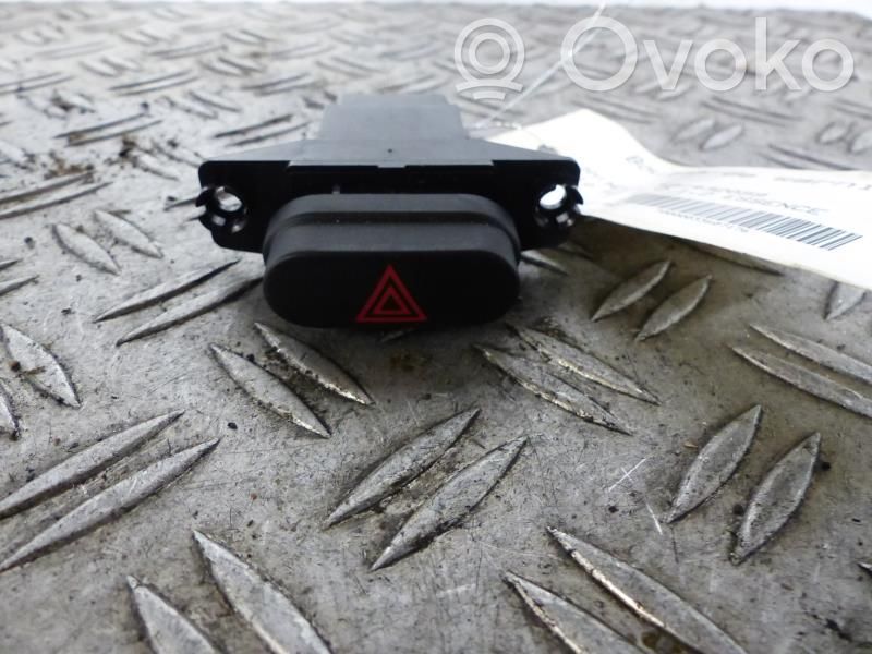 Hyundai i10 Botón interruptor de luz de peligro 