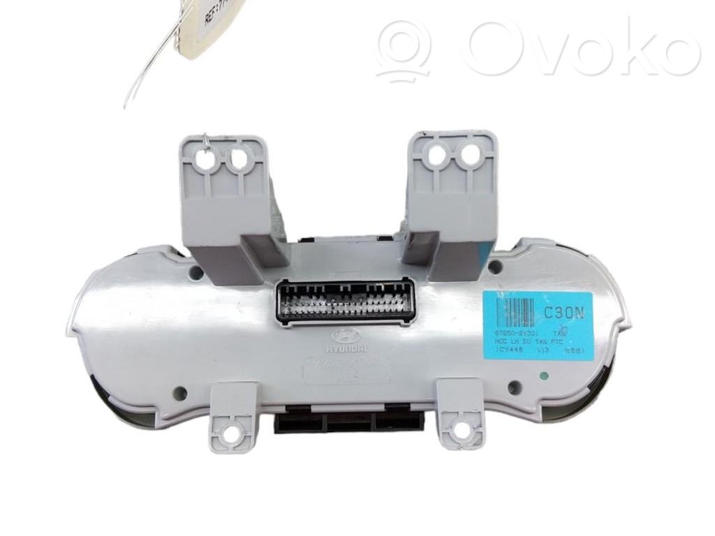 Climate control unit   972502Y301TAP