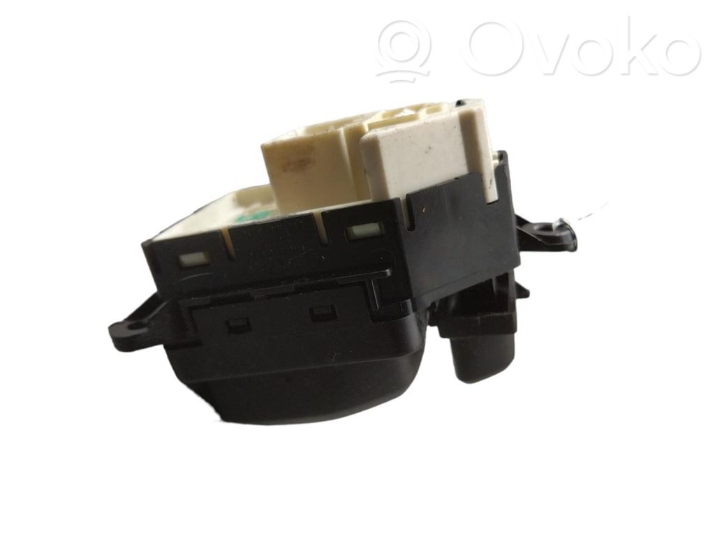 Wing mirror switch   935732S000