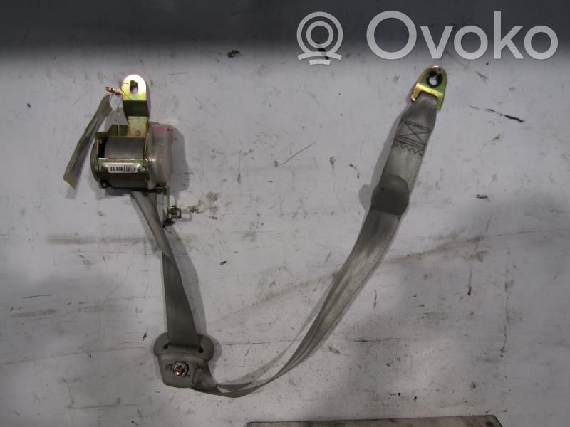 Hyundai Trajet Cinturón trasero 