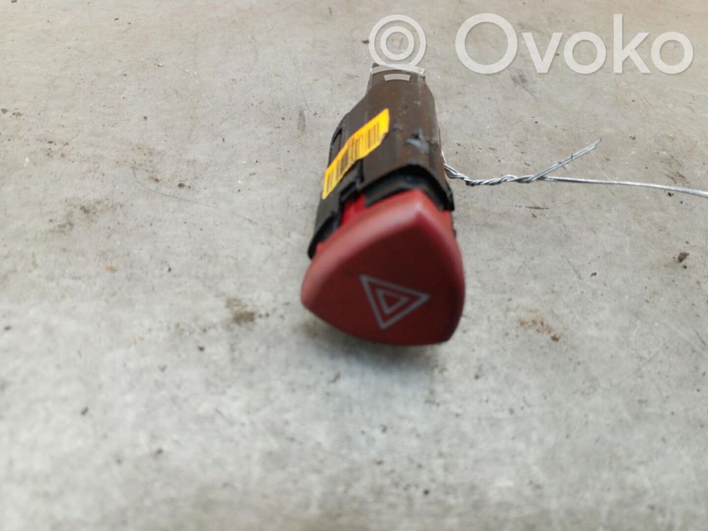 Lancia Delta III Botón interruptor de luz de peligro 